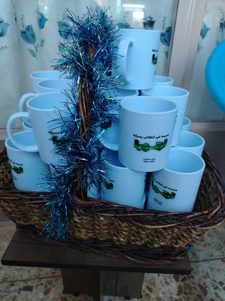 دبستان غیر انتفاعی پسرانه اهورا