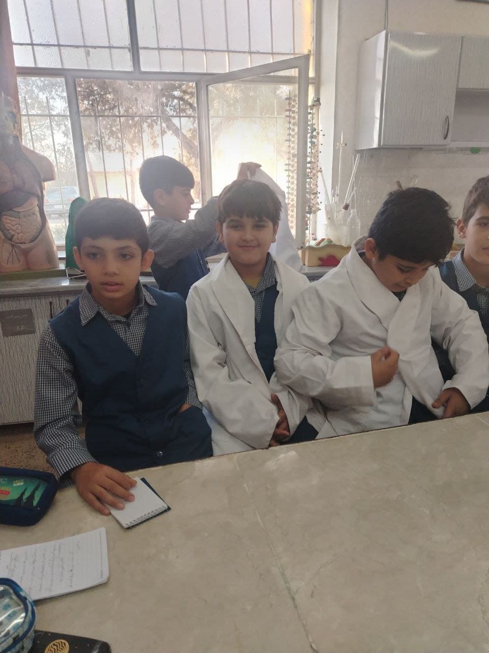 دبستان غیر انتفاعی پسرانه اهورا